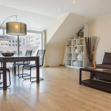 Martim Moniz Charming By Village Apartment