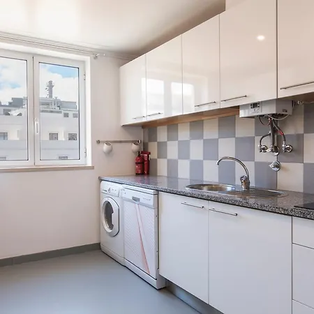 Martim Moniz Charming By Village Apartment